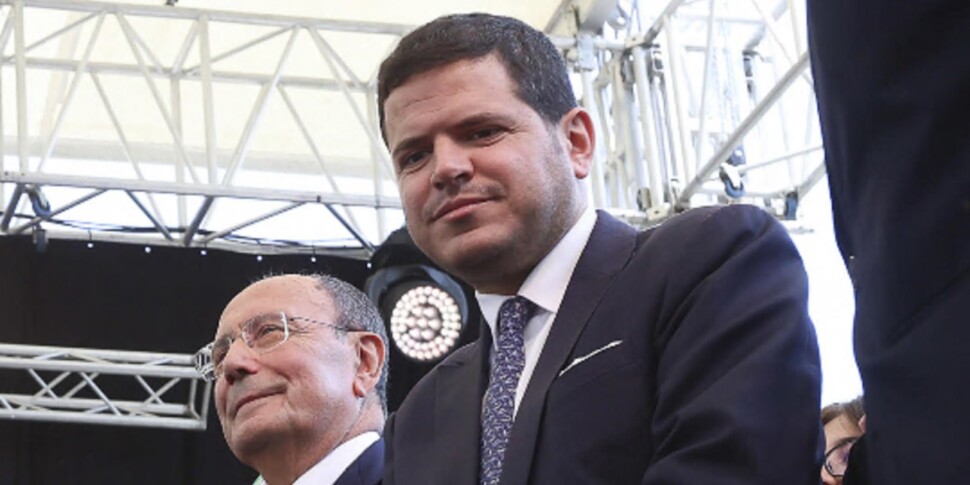 regione siciliana schifani rispolvera le mance e gli alleati rinfoderano le spade da Feedpress.me regione siciliana schifani rispolvera le mance e gli alleati rinfoderano le spade