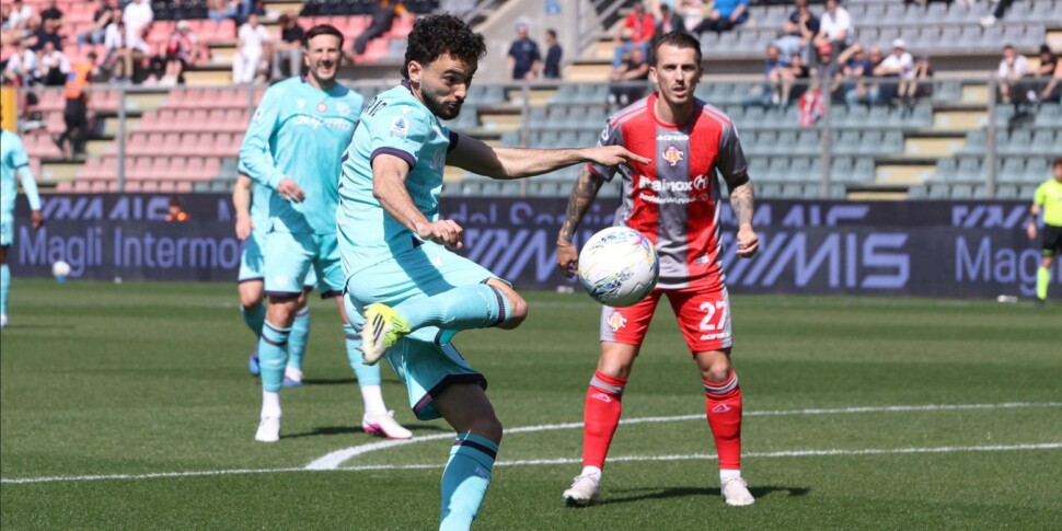 https://assets.gazzettadelsud.it/2026/04/Soccer-Serie-A-Cremonese-vs-Bologna-970x485-1775407070.jpg