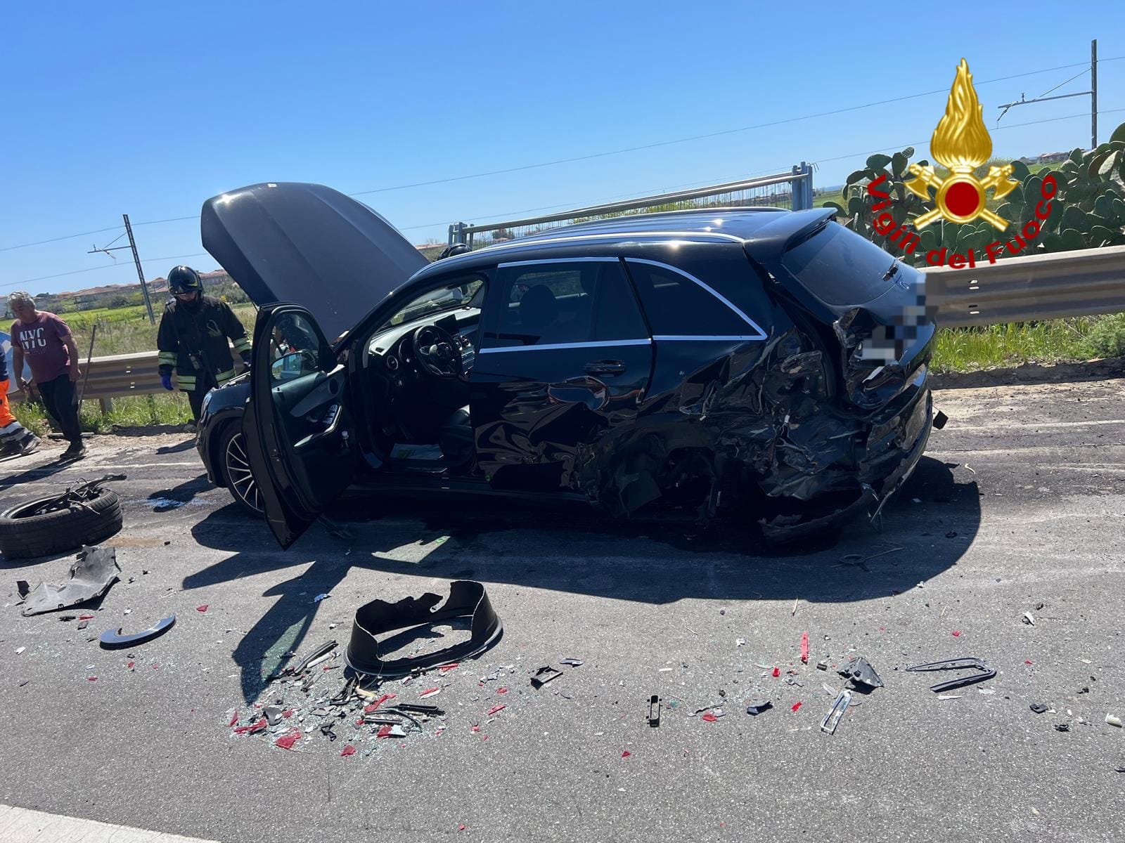 Gravissimo incidente sulla SS 106 a Steccato di Cutro: un morto e ...