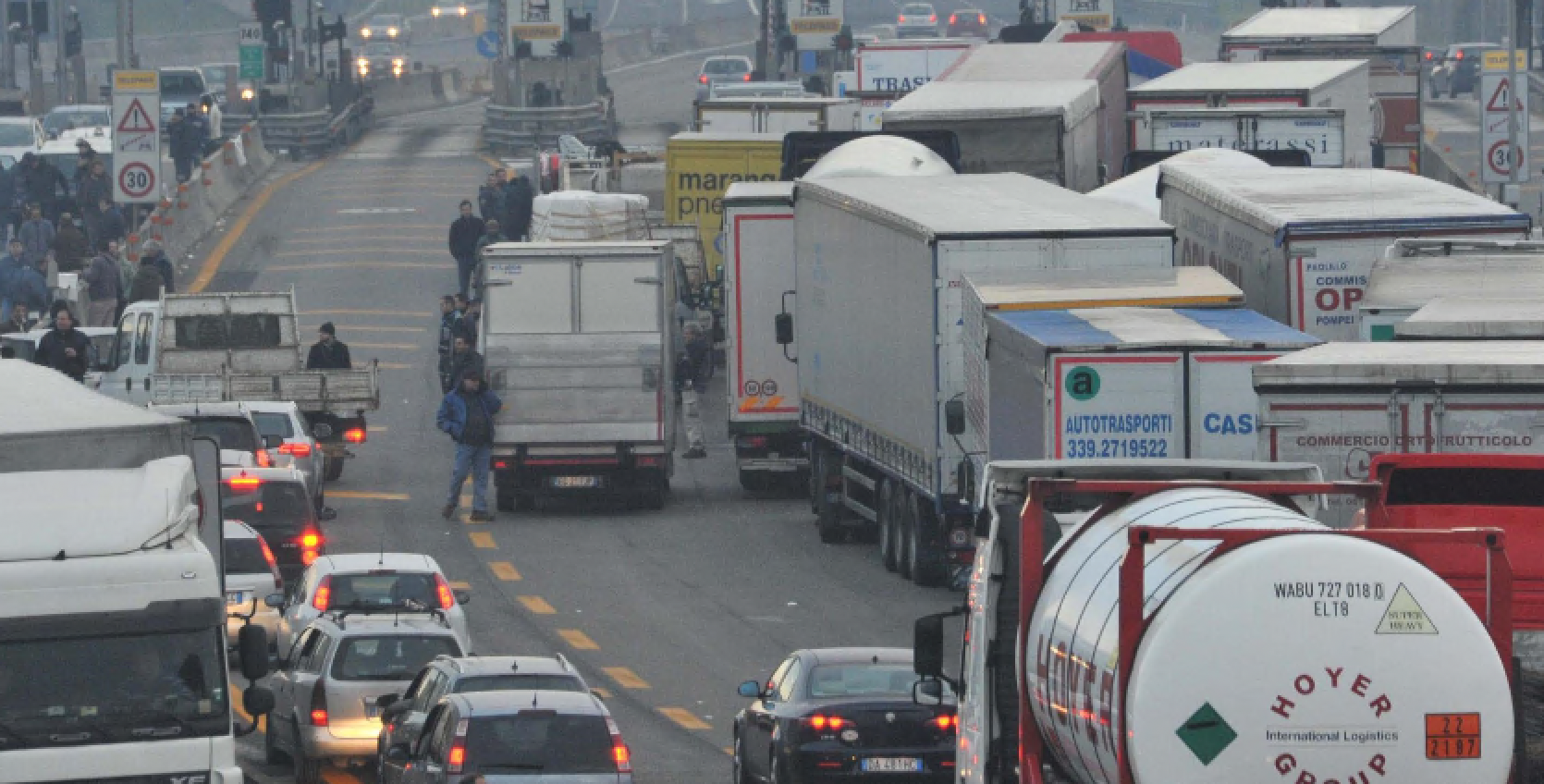 Calabria, caro gasolio e misure insufficienti. Vicino il blocco dell’autotrasporto
