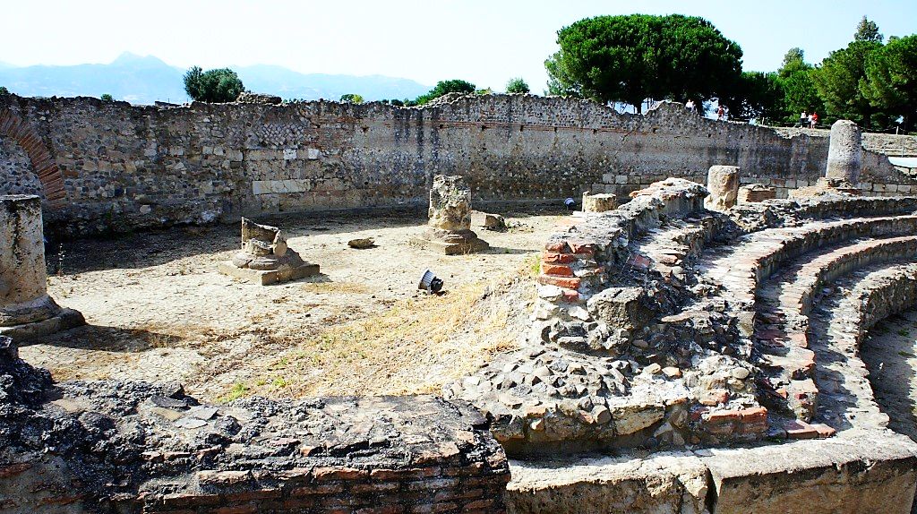Turismo culturale in Calabria... sulla carta: quando il patrimonio è “chiuso”