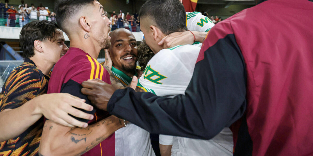 la roma riabbraccia la champions verona battuto 2 0 il digiuno 232 finito dopo 7 anni da Feedpress.me la roma riabbraccia la champions verona battuto 2 0 il digiuno 232 finito dopo 7 anni