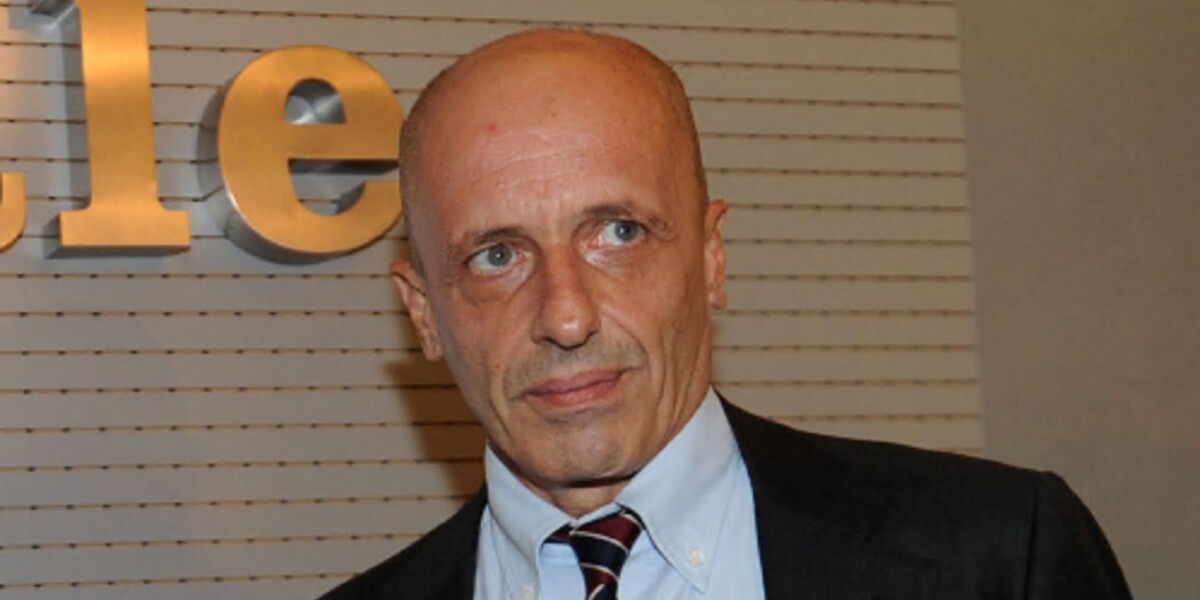 https://assets.gazzettadelsud.it/2026/05/Alessando-Sallusti-1200x600-1780053981.jpg