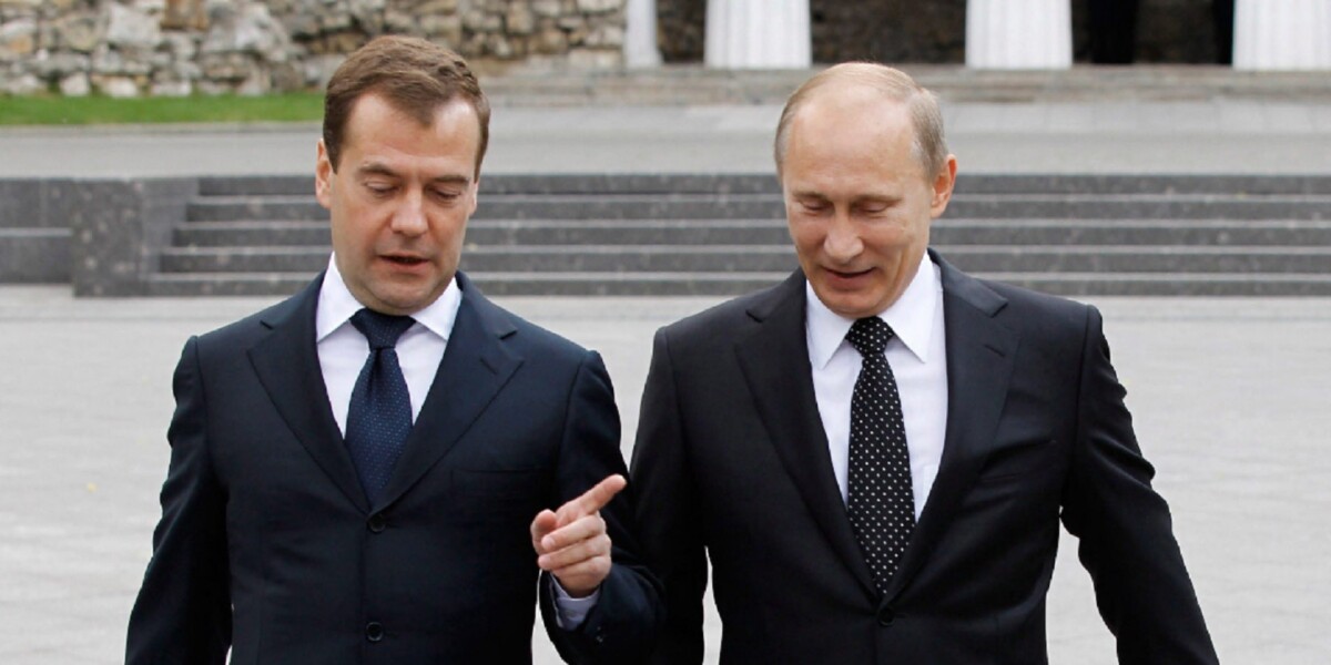 https://assets.gazzettadelsud.it/2026/05/Dmitry-Medvedev-e-Vladimir-Putin-1200x600-1780059231.jpg