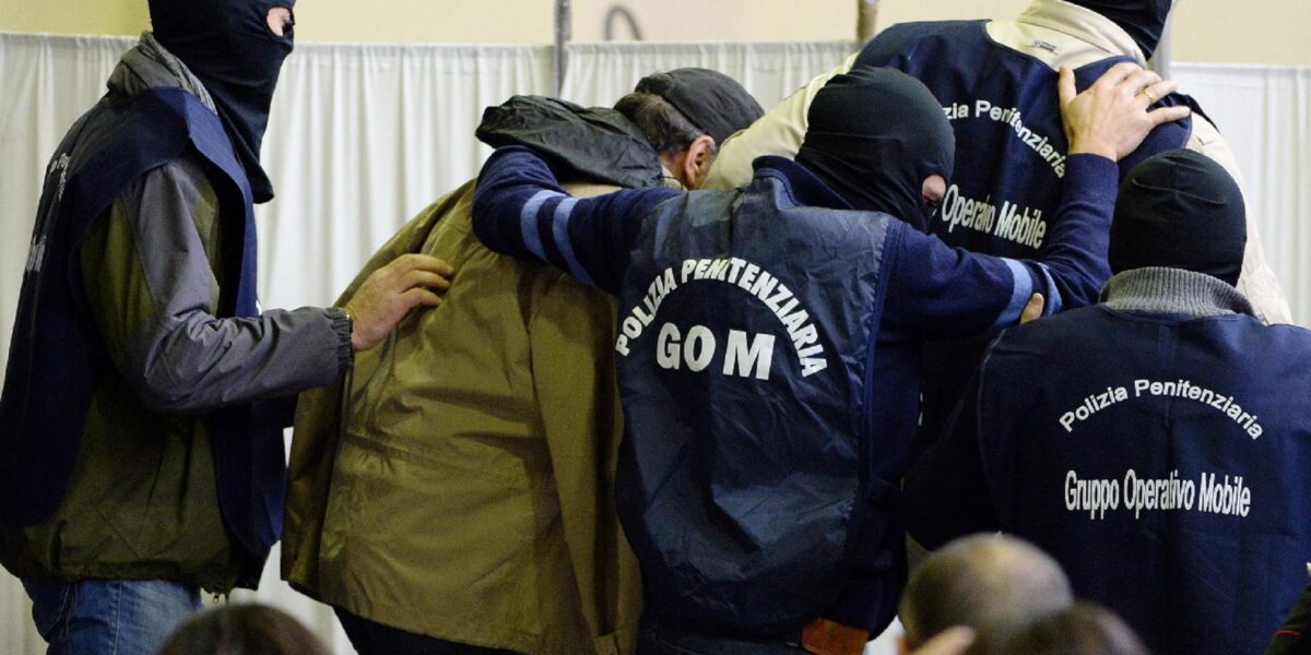 https://assets.gazzettadelsud.it/2026/05/Il-pentito-Giovanni-Brusca-secondo-da-sinistra-entra-nellaula-bunker-per-deporre-alludienza-sulla-trattativa-Stato-mafia-Milano-11-dicembre-2013-1200x600.jpg