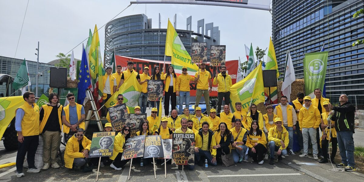 https://assets.gazzettadelsud.it/2026/05/Parisi-manifestanti-Mobilitazione-Coldiretti-Strasburgo-1200x600.jpg