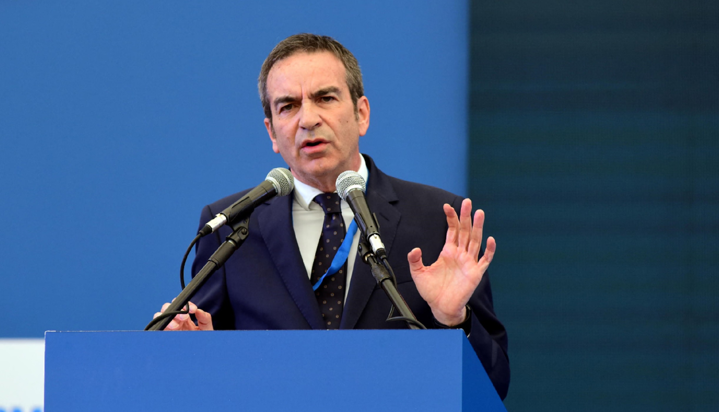 Occhiuto prende le distanze da Vannacci: “Governare insieme sarebbe complicato”