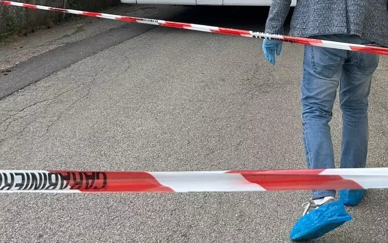 https://assets.gazzettadelsud.it/2026/05/aggredita-a-martellate-dal-marito0-774x485.webp