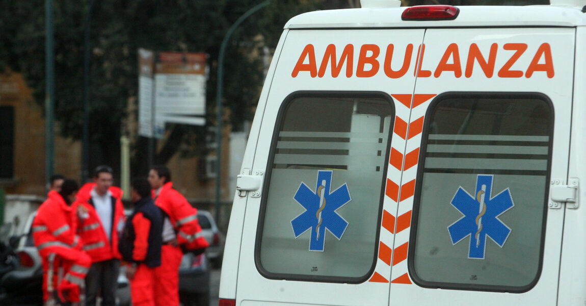 https://assets.gazzettadelsud.it/2026/05/ambulanza-118-1150x600.jpg