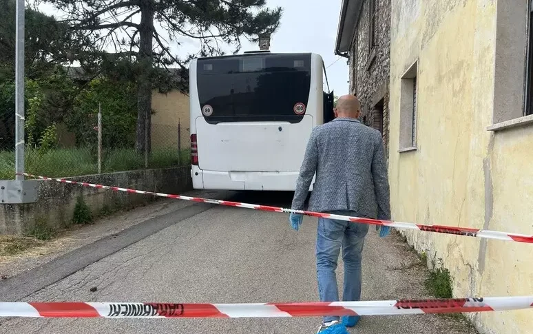 https://assets.gazzettadelsud.it/2026/05/bus-terni-774x485.webp