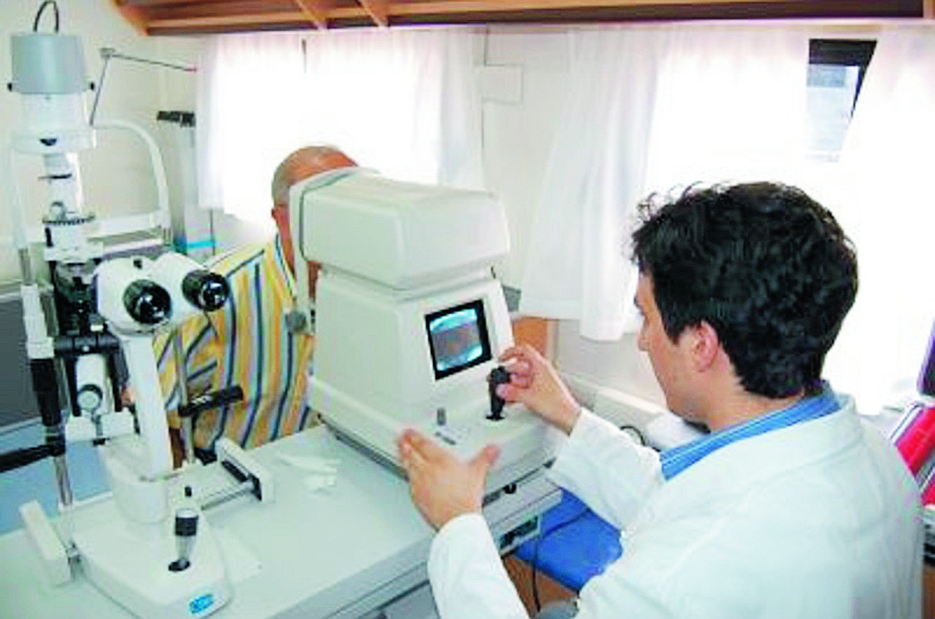 Liste d’attesa ancora lunghe in Calabria, oltre 18 mesi per ottenere un controllo oculistico