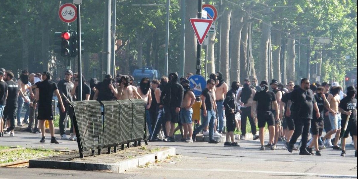 scontri tra tifosi a torino non comincia il derby gare delle 2045 cominciate in ritardo salta la contemporaneit224 da Feedpress.me scontri tra tifosi a torino non comincia il derby gare delle 2045 cominciate in ritardo salta la contemporaneit224