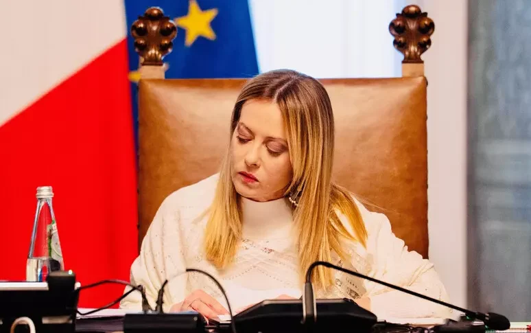 https://assets.gazzettadelsud.it/2026/05/meloni-774x485.webp