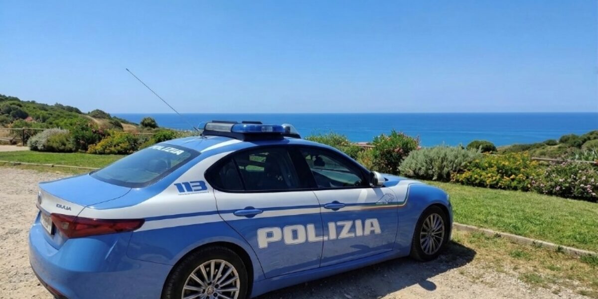 https://assets.gazzettadelsud.it/2026/05/polizia-crotone-2-1200x600.jpg