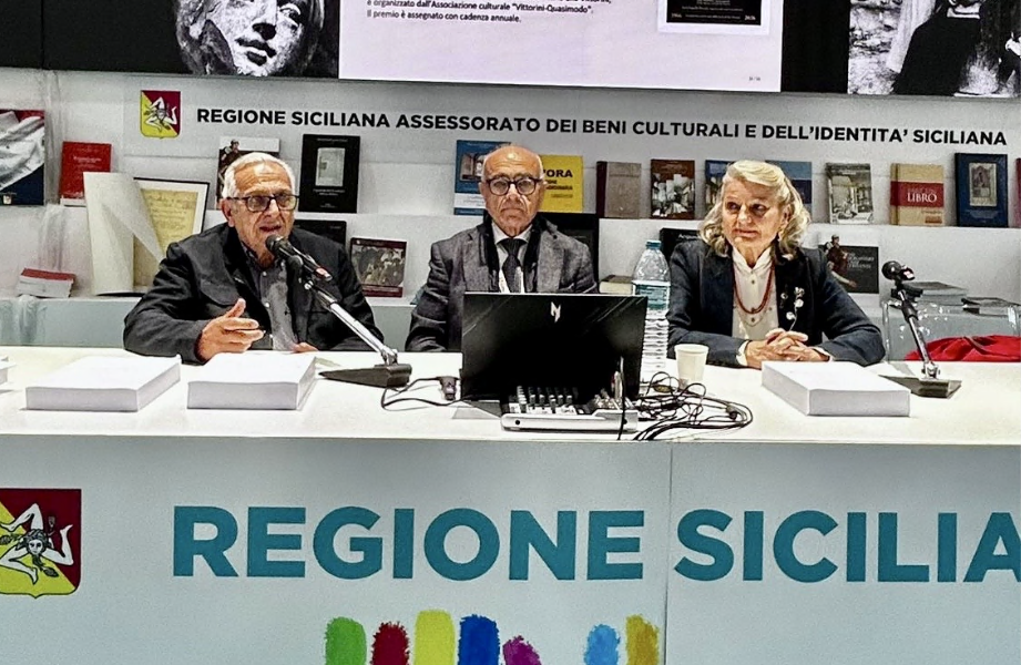 https://assets.gazzettadelsud.it/2026/05/premio-vittorini-921x600.png