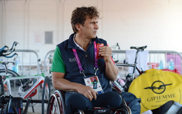 https://assets.gazzettadelsud.it/2026/05/zanardi-774x485.jpg