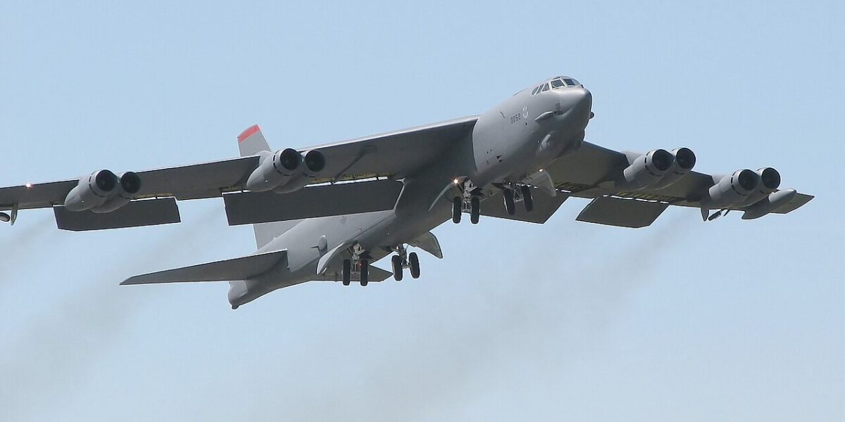 b 52 precipita poco dopo il decollo alla base di edwards in california da Gazzettadelsud.it b 52 precipita poco dopo il decollo alla base di edwards in california