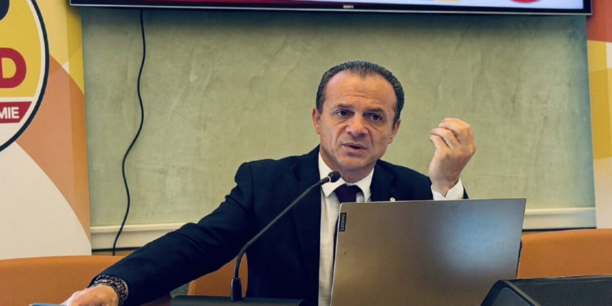 cateno de luca sicuro sar242 governatore della sicilia le elezioni si decide a fine mese da Feedpress.me cateno de luca sicuro sar242 governatore della sicilia le elezioni si decide a fine mese