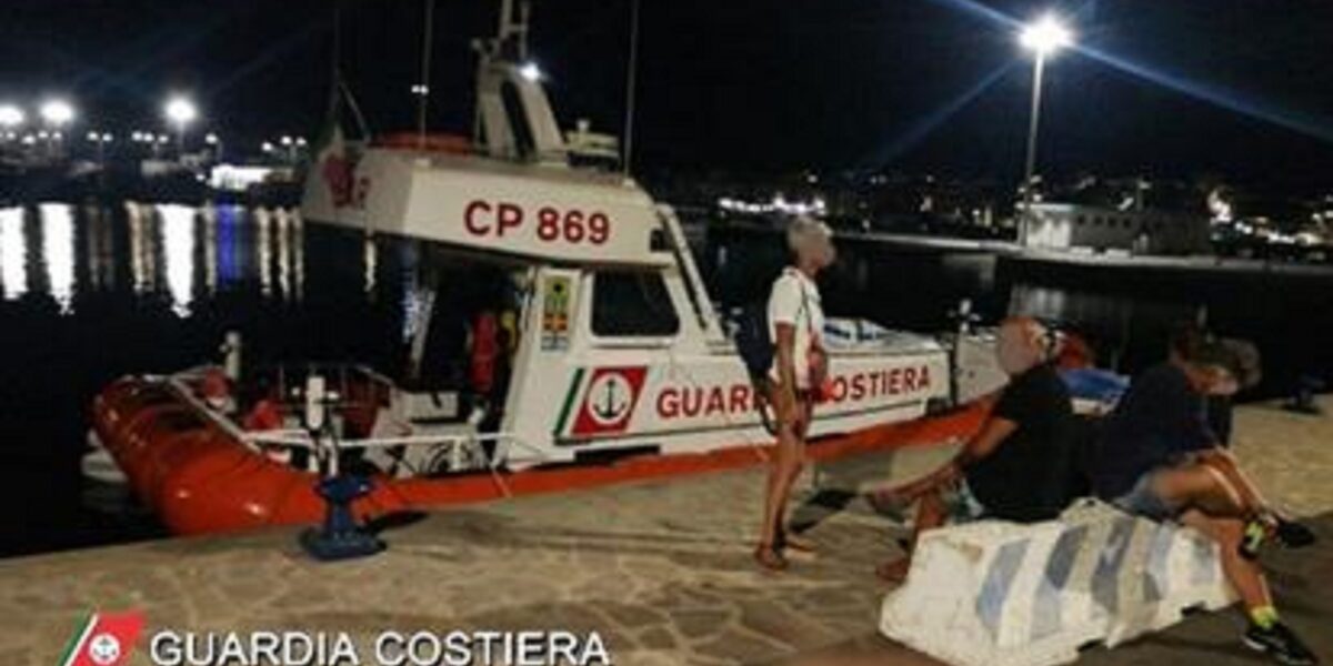 https://assets.gazzettadelsud.it/2026/06/Guardia-Costiera-1200x600.jpg