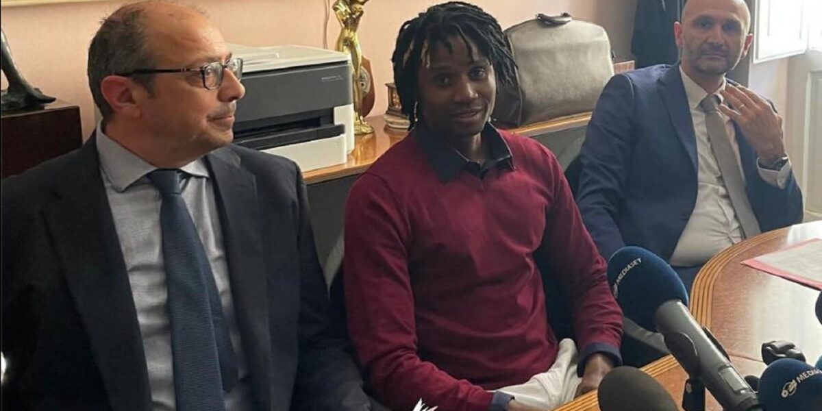 dassilva dopo l assoluzione per l8217omicidio di pierina paganelli grazie alle mie mogli ho retto il carcere da Feedpress.me dassilva dopo l assoluzione per l8217omicidio di pierina paganelli grazie alle mie mogli ho retto il carcere