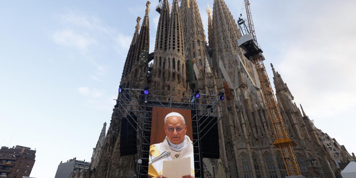 https://assets.gazzettadelsud.it/2026/06/Papa-Leone-XIV-Sagrada-Familia-1200x600.jpg