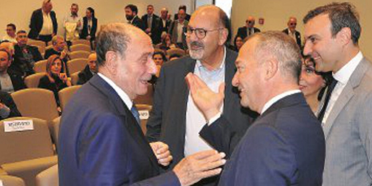 https://assets.gazzettadelsud.it/2026/06/Renato-Schifani-e-Luca-Sbardella-scaled-1200x600-1781030317.jpg