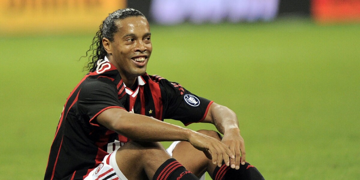 Clamoroso, Ronaldinho torna a giocare a 46 anni: firma con il Ravenna in Serie C: «Non vedo l'ora di tornare a danzare sul pallone»