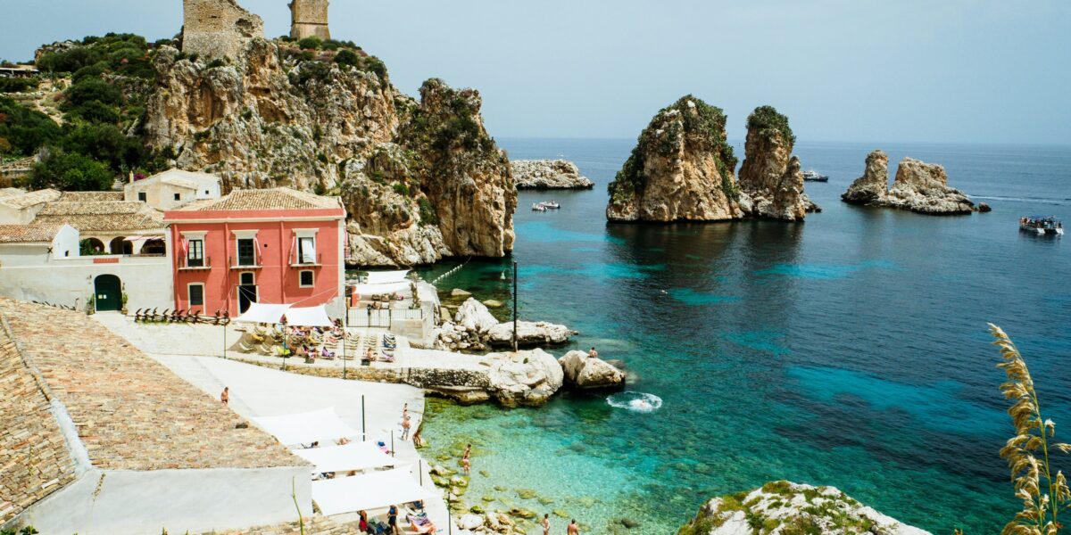 https://assets.gazzettadelsud.it/2026/06/Tonnara-di-Scopello-Scopello-Sicilia-1200x600.jpg