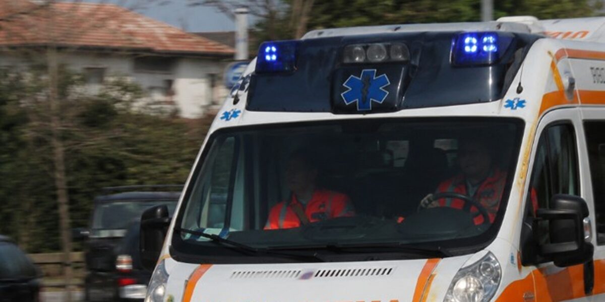 https://assets.gazzettadelsud.it/2026/06/ambuanza.v1-1200x600.jpg