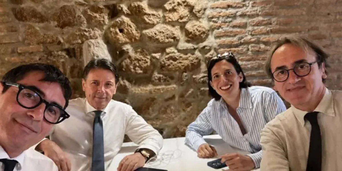 il campo largo si mette in foto ma senza renzi conte schlein e rossoverdi la maggioranza implode ora tocca a noi da Gazzettadelsud.it il campo largo si mette in foto ma senza renzi conte schlein e rossoverdi la maggioranza implode ora tocca a noi