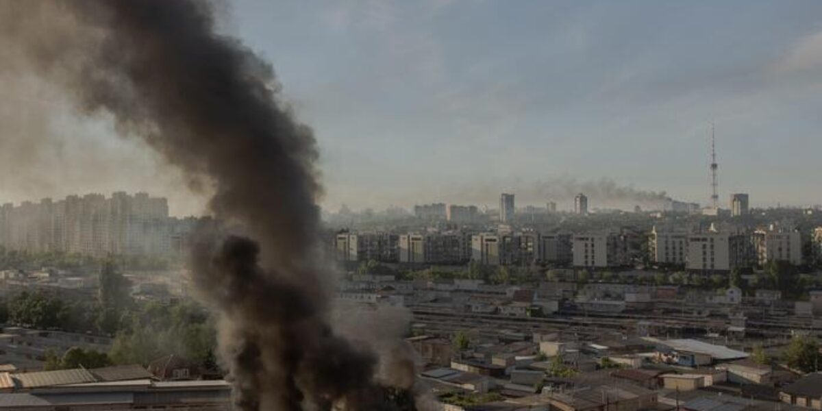pioggia di bombe su kiev e l ucraina almeno 13 morti e decine di feriti da Feedpress.me pioggia di bombe su kiev e l ucraina almeno 13 morti e decine di feriti