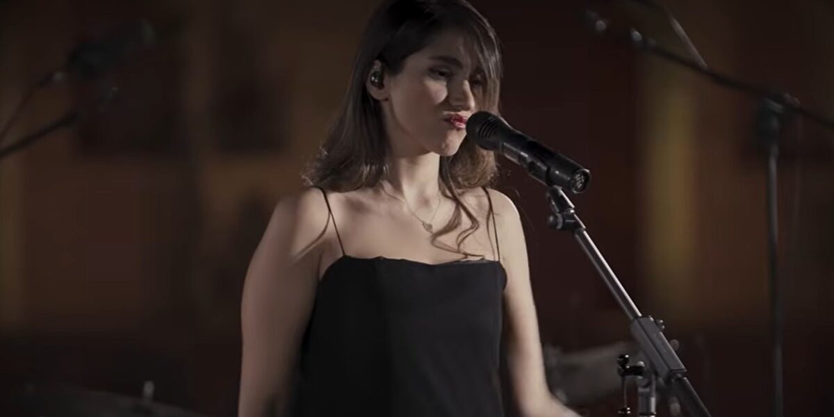 iran 74 frustate a una cantante per un video online da Gazzettadelsud.it iran 74 frustate a una cantante per un video online