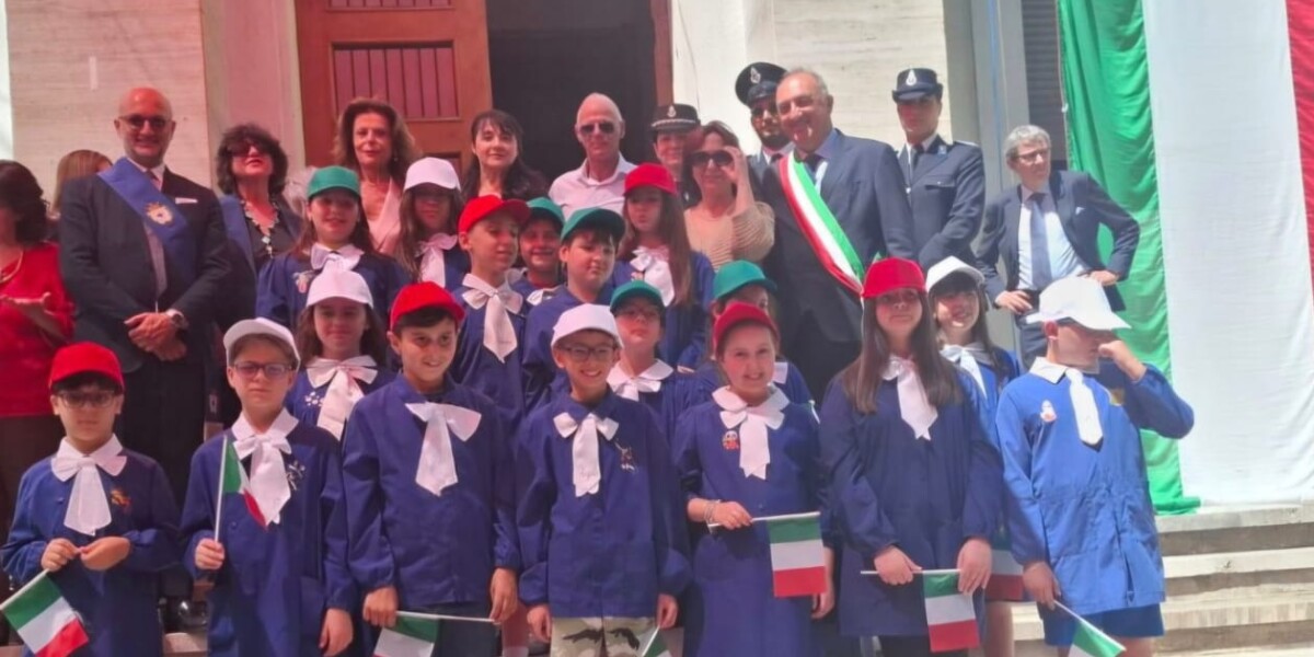 https://assets.gazzettadelsud.it/2026/06/scuola-1200x600-1780411909.jpg