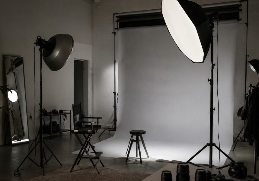 https://assets.gazzettadelsud.it/2026/06/studio-fotografico-858x600.jpg