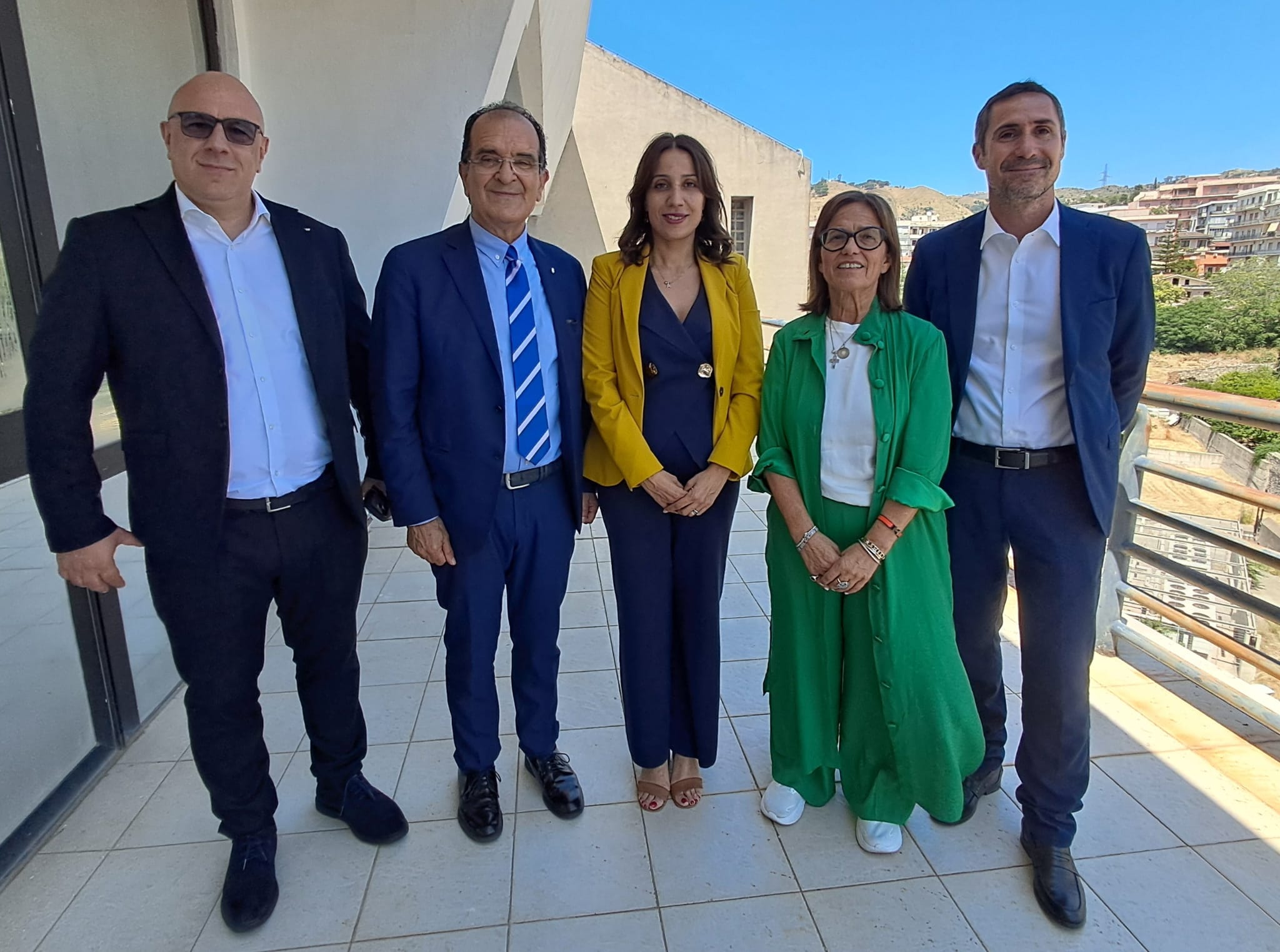 Statuto Calabria, via libera al referendum sui sottosegretari. L’opposizione: «Occhiuto vuole sprecare altri soldi per poltrone inutili?»