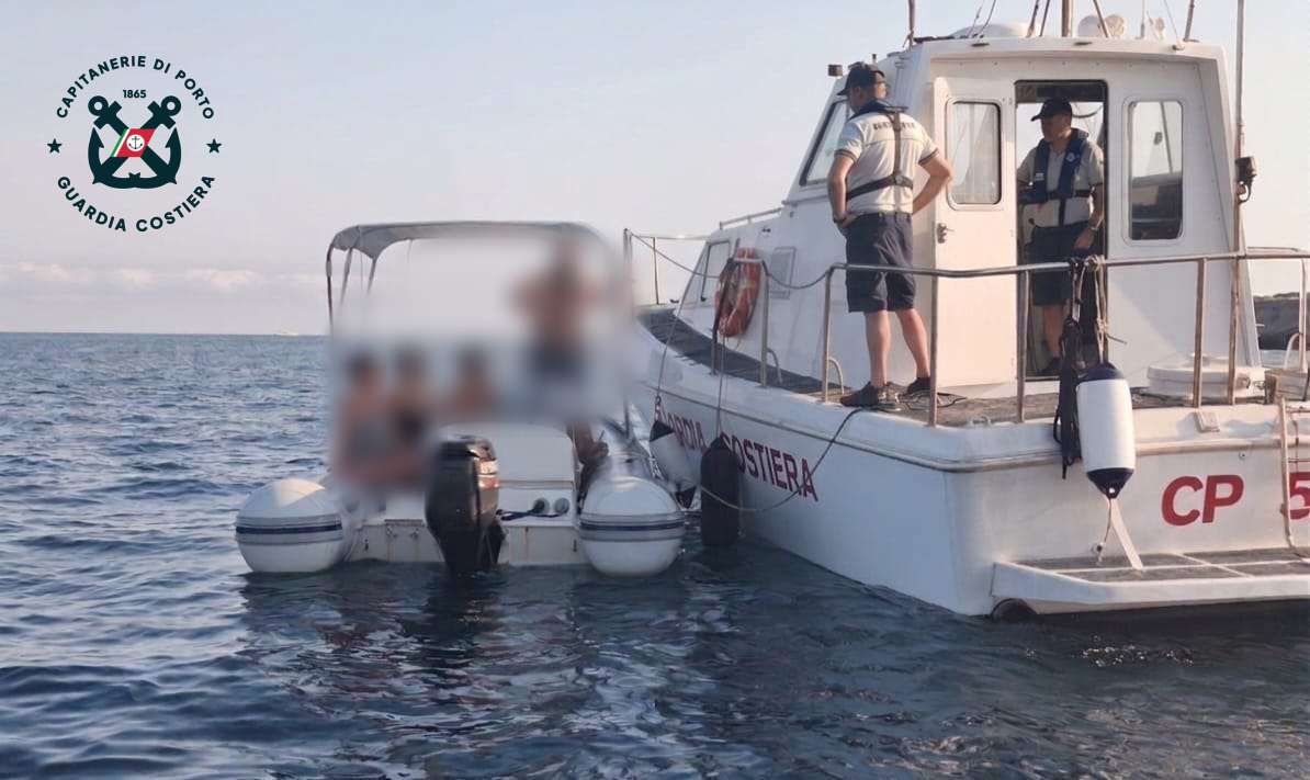 Crotone, controlli della Guardia Costiera sul diporto: 26 sanzioni, patente nautica sequestrata e rete illegale confiscata