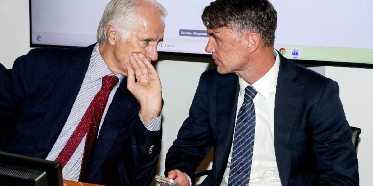 https://assets.gazzettadelsud.it/2026/07/Giovanni-Malago-e-Paolo-Maldini-dialogano-durante-lassemblea-della-Lega-Serie-A-a-Milano-1200x600.jpg