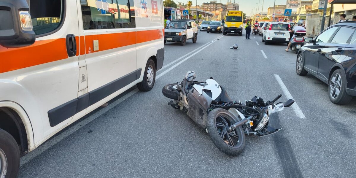 Messina, scontro scooter-bici sulla statale 114 a Tremestieri: due ...