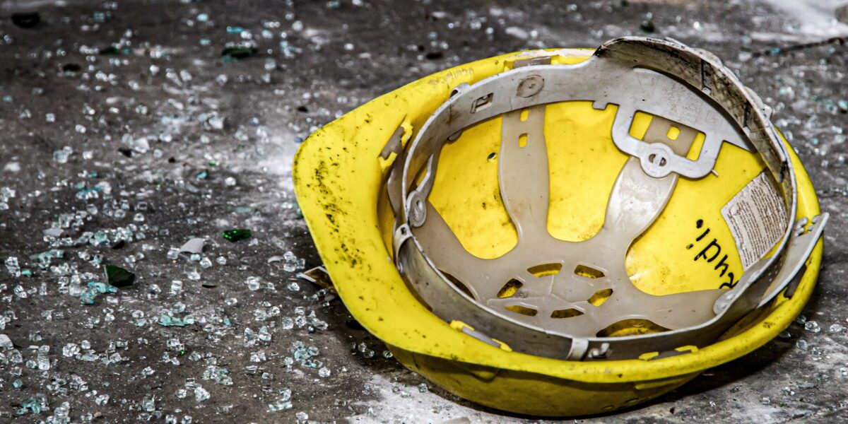 due morti sul lavoro in meno di 24 ore un ragazzo di 18 anni a oniferi un uomo di 47 nella periferia di roma da Gazzettadelsud.it due morti sul lavoro in meno di 24 ore un ragazzo di 18 anni a oniferi un uomo di 47 nella periferia di roma