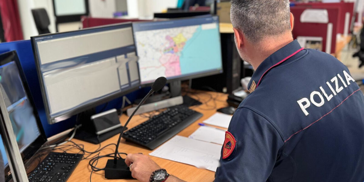catania tenta di uccidere la compagna ma le amiche in videochiamata lanciano l allarme 30enne recidivo arrestato dalla polizia da Gazzettadelsud.it catania tenta di uccidere la compagna ma le amiche in videochiamata lanciano l allarme 30enne recidivo arrestato dalla polizia