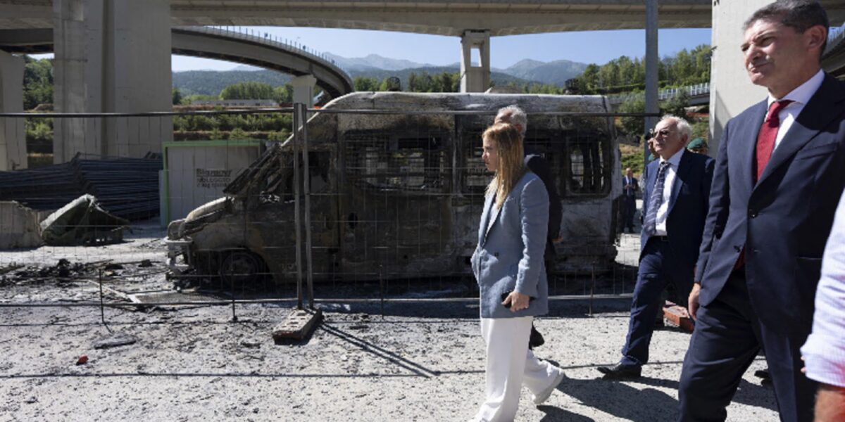val di susa meloni con piantedosi al cantiere tav lo stato non indietreggia quattro fermati da Gazzettadelsud.it val di susa meloni con piantedosi al cantiere tav lo stato non indietreggia quattro fermati