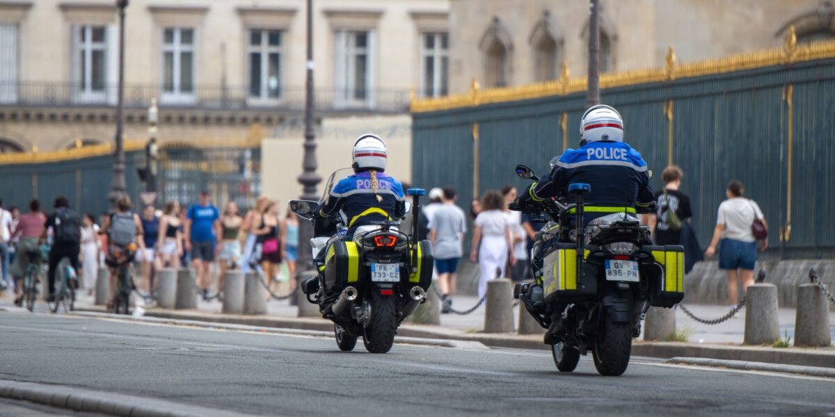 parigi tre donne ferite in un attacco con coltello una 232 incinta da Gazzettadelsud.it parigi tre donne ferite in un attacco con coltello una 232 incinta