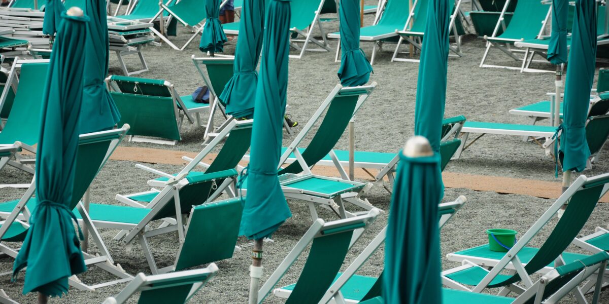reggio calabria ombrelloni e sdraio su una porzione di spiaggia libera denunciato il titolare di uno stabilimento quattro denunce in 48 ore da Gazzettadelsud.it reggio calabria ombrelloni e sdraio su una porzione di spiaggia libera denunciato il titolare di uno stabilimento quattro denunce in 48 ore
