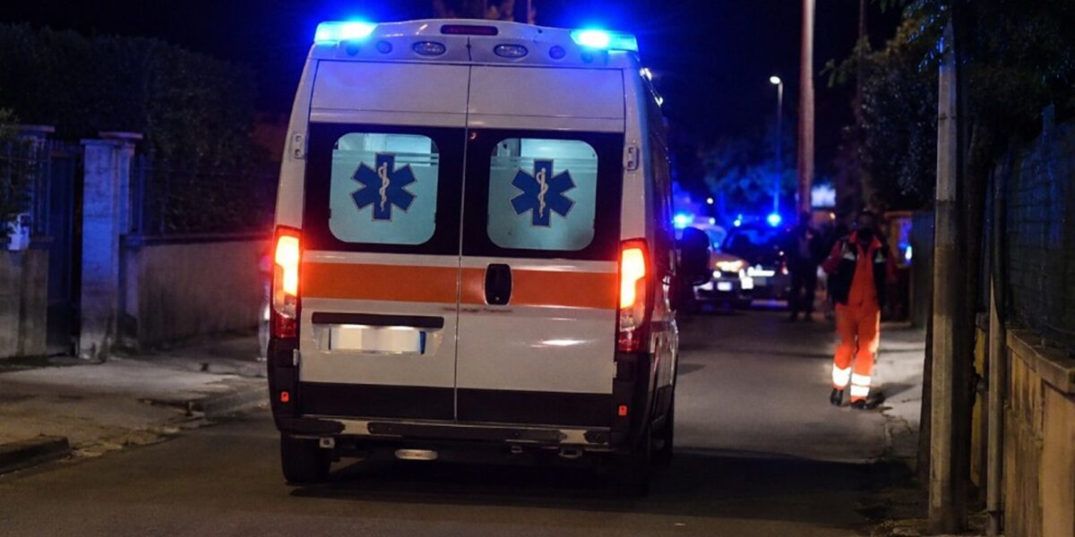 https://assets.gazzettadelsud.it/2026/07/ambulanza1231.v1-1200x600.jpg