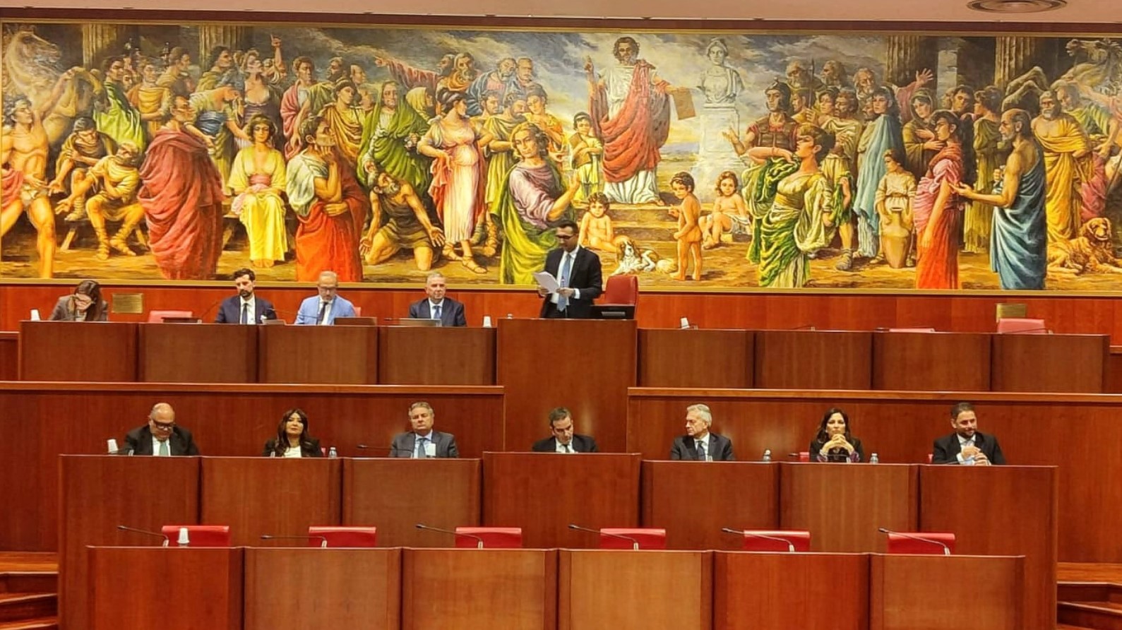 Regione Calabria: il guazzabuglio dei sottosegretari, ora il centrodestra deve scegliere