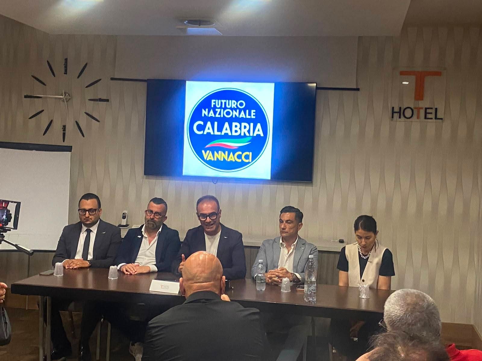 Fronda calabrese in Futuro Nazionale: i dissidenti contro Furgiuele leader