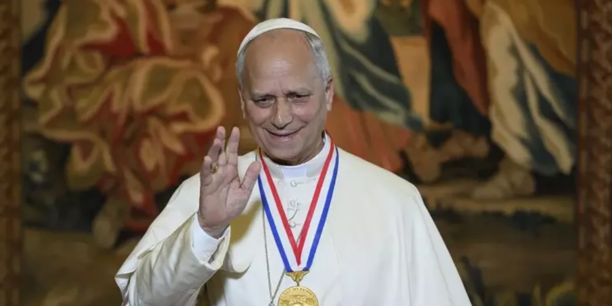 san marino accoglie papa leone il bagno di folla tra i castelli e il protocollo d onore da Gazzettadelsud.it san marino accoglie papa leone il bagno di folla tra i castelli e il protocollo d onore