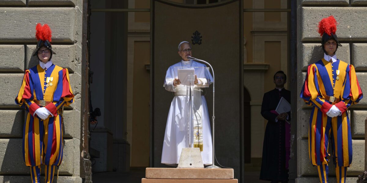 https://assets.gazzettadelsud.it/2026/07/papa-leone-castel-gandolfo-1200x600.jpg