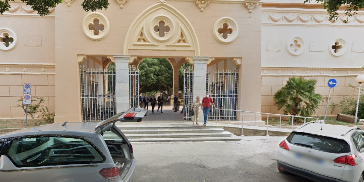 ossa umane e due teschi in un bidone al cimitero di marsala da Gazzettadelsud.it ossa umane e due teschi in un bidone al cimitero di marsala
