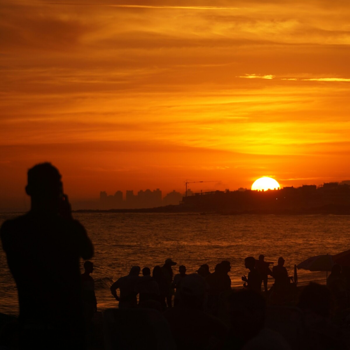 Estate, caldo, tramonto, spiaggia